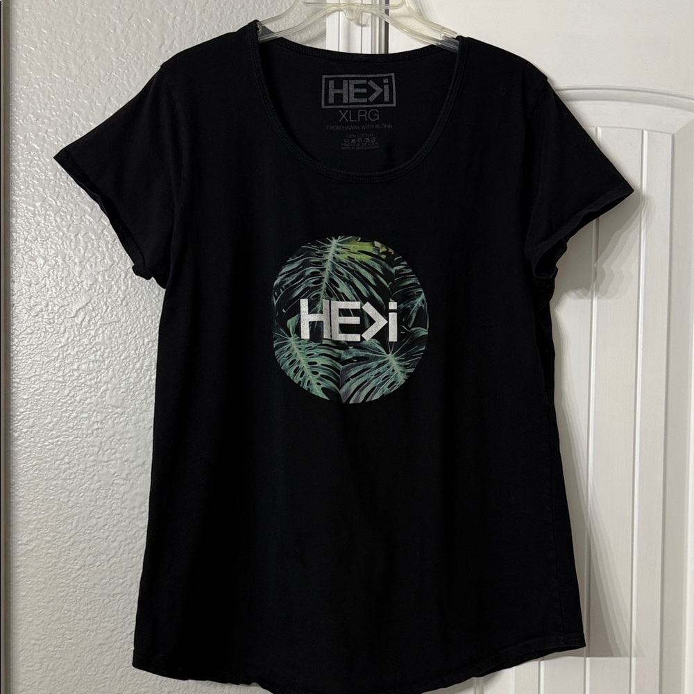 Women's Black Graphic HE>I T-Shirt